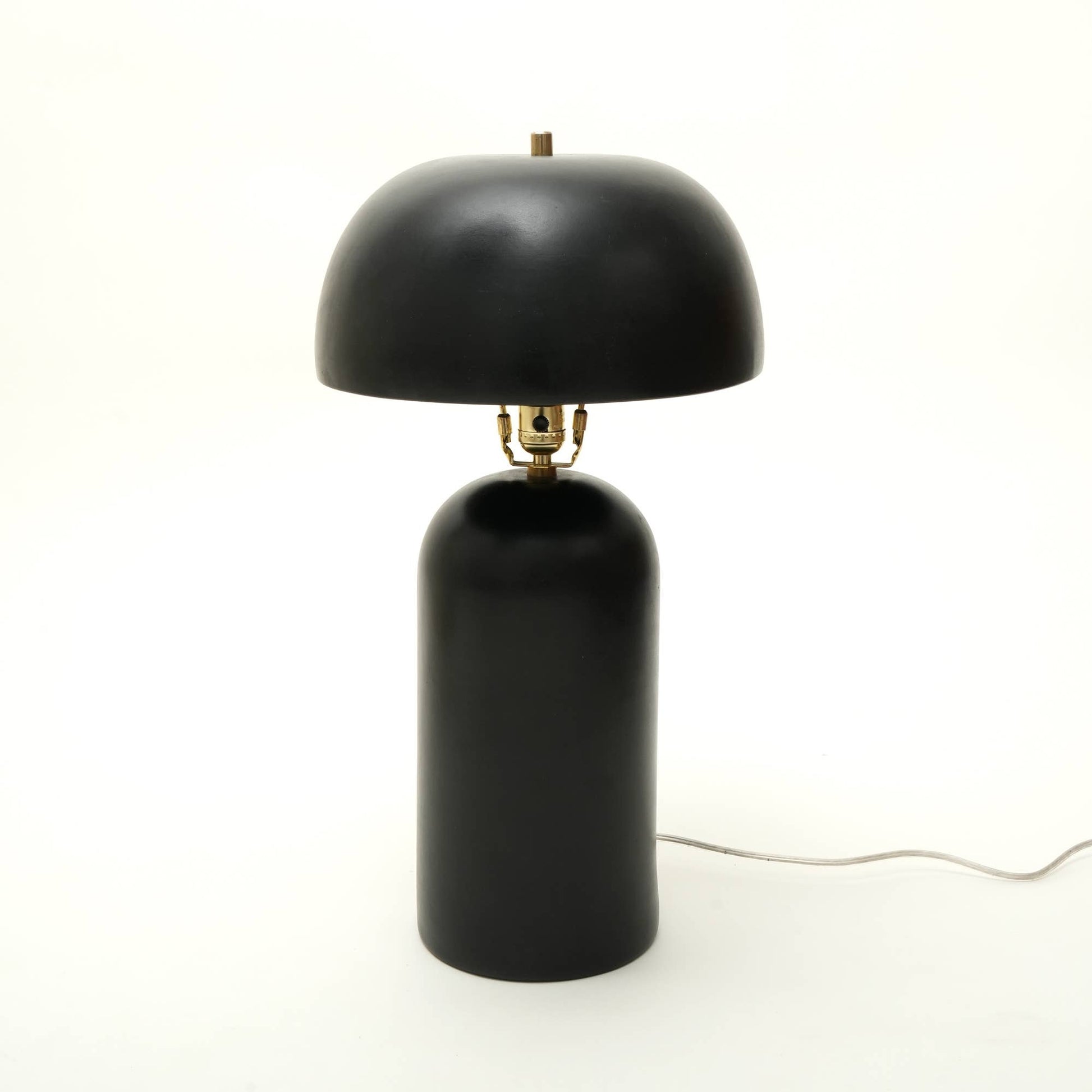 Sculptural Ceramic Table Lamp – Modern Accent Light